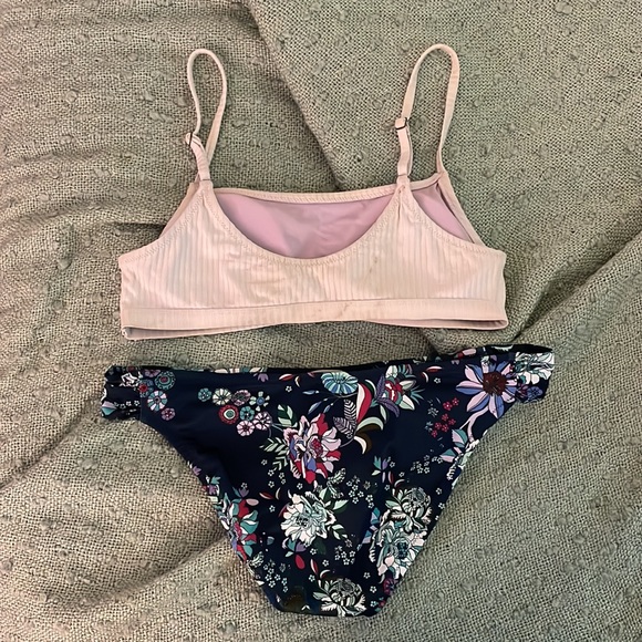 Jessica Simpson bikini - Picture 2 of 2